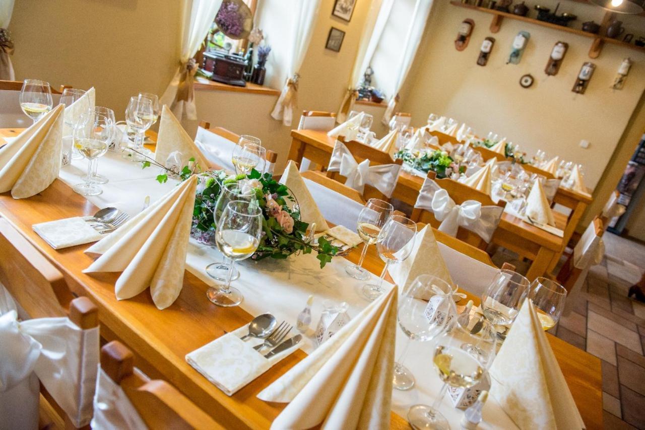 Penzion Restaurace U Helferu Libuň Dış mekan fotoğraf